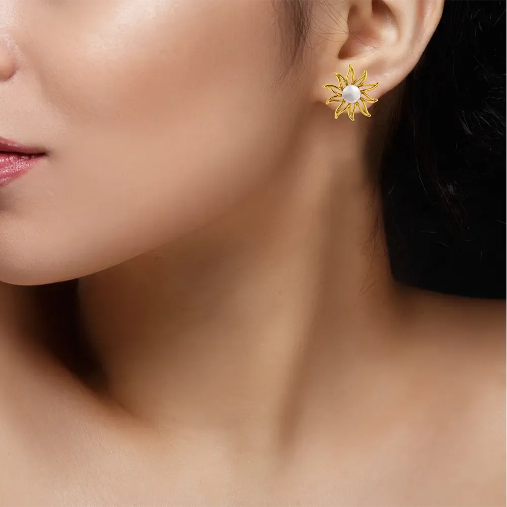 14k Gold Earrings In The Shape Of A Sun With Pearl Design