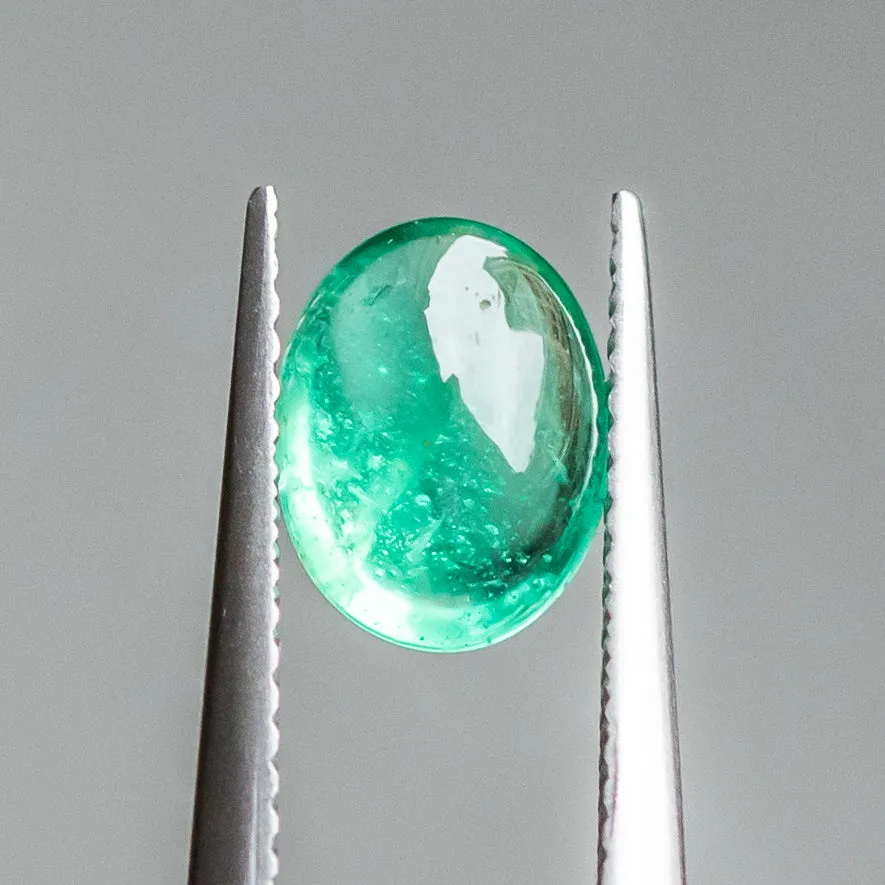 1.76CT OVAL CABOCHON ZAMBIAN EMERALD, NEON GREEN, 8.85X6.81X4.31MM