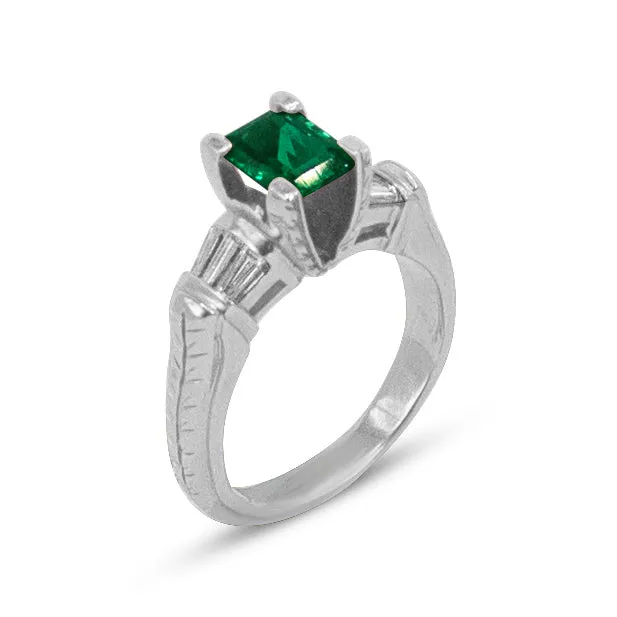 18K Emerald and Baguette Diamond Fashion Ring