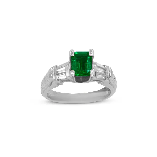 18K Emerald and Baguette Diamond Fashion Ring