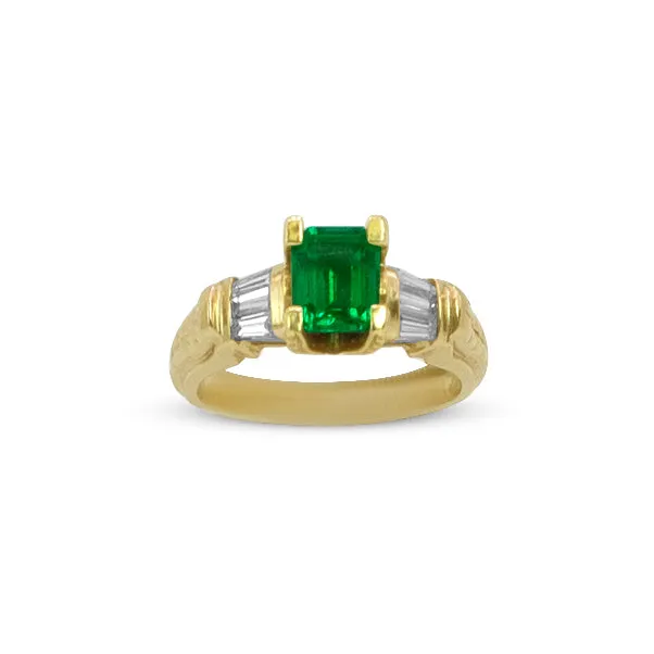 18K Emerald and Baguette Diamond Fashion Ring