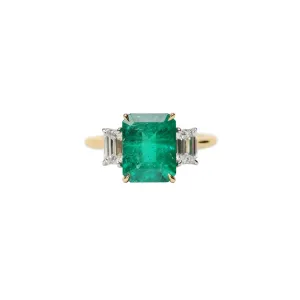 Colombian Emerald and Diamond Yellow Gold Ring