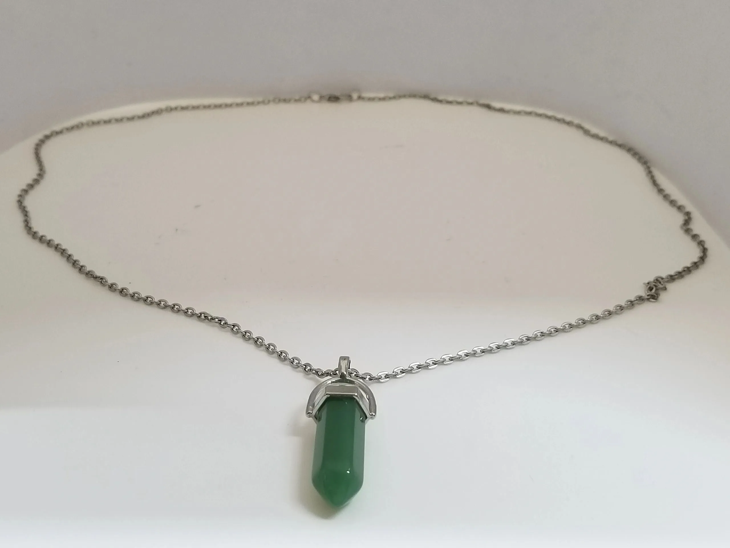 Cut Stone Pendant Necklace Green