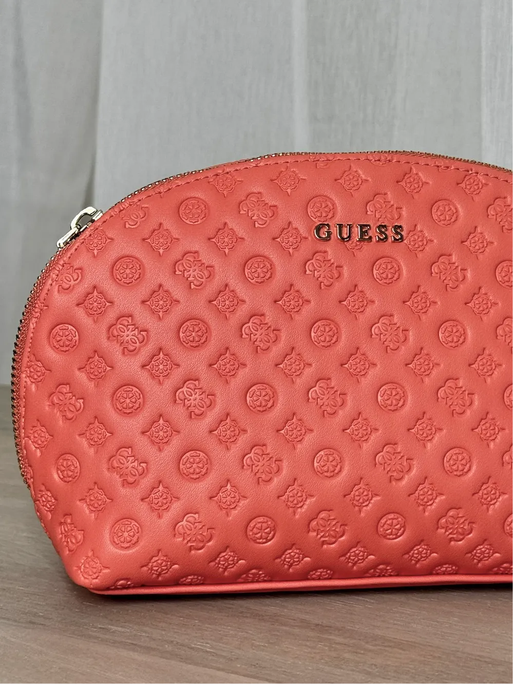 Guess Dome Medium Vanity Bag - Coral