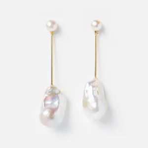 Petunia Pearl Earrings