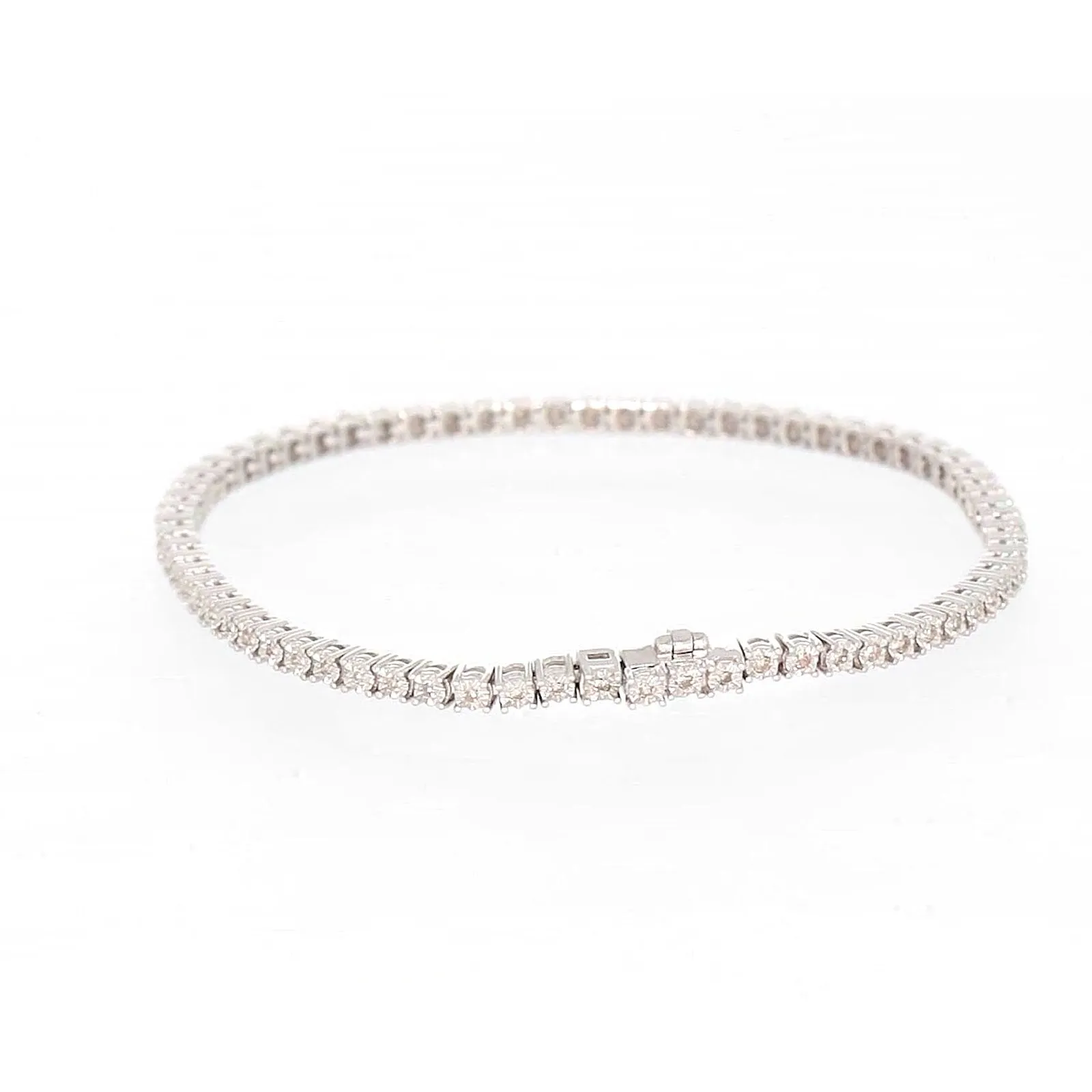 Sterling Silver 1/2 carat tw of Diamonds Tennis Bracelet