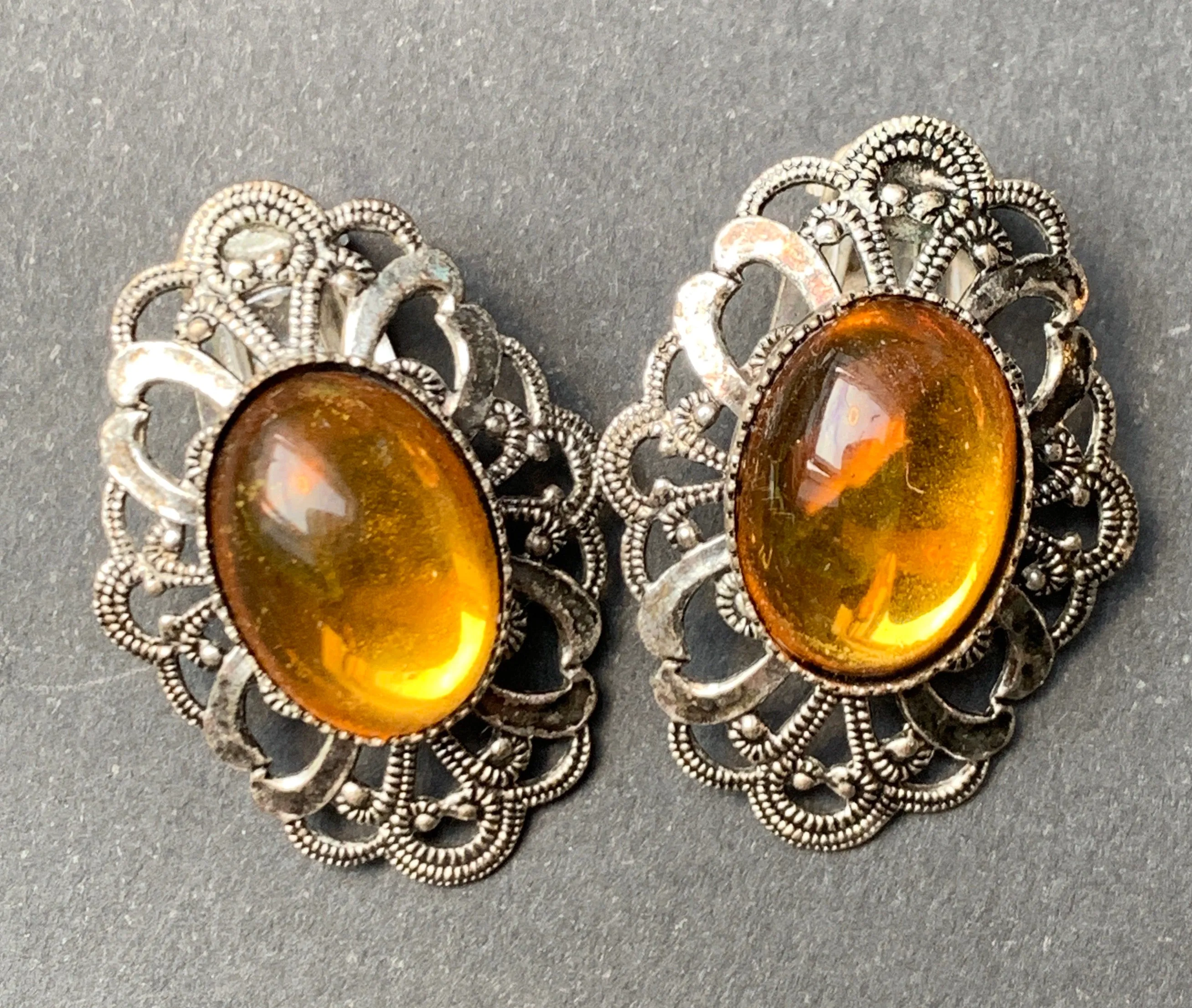 Tastefully Bling Crystal and Filigree Vintage Clip On Earrings