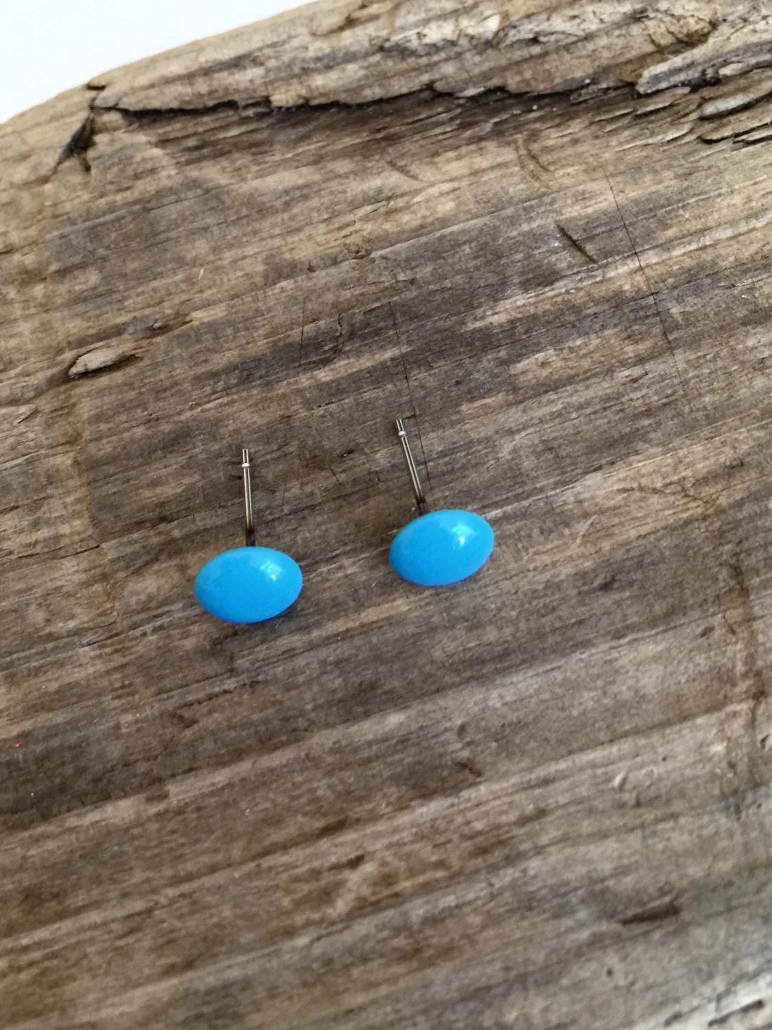 Turquoise Vintage Lucite Small Disc Stud Earrings