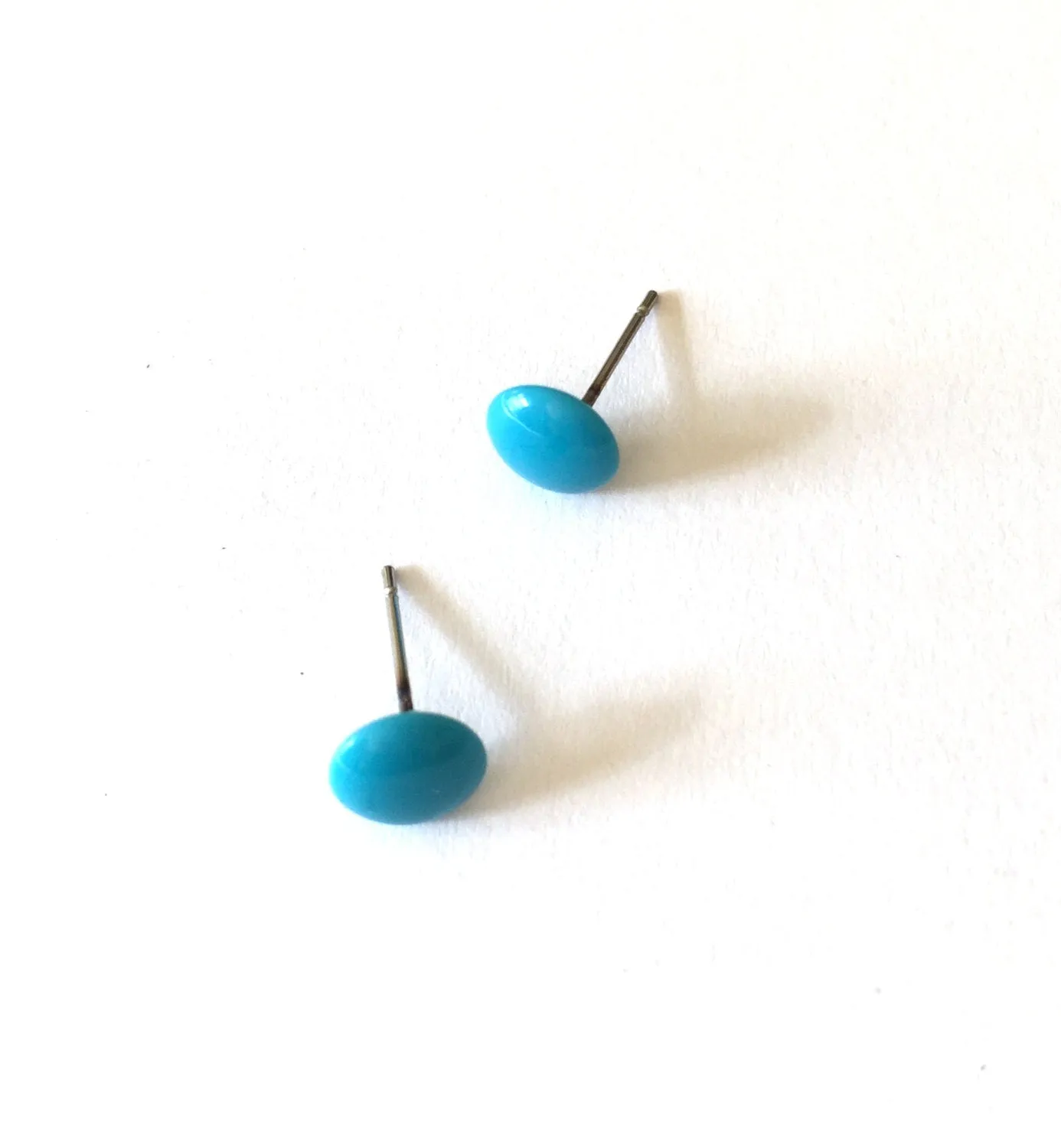 Turquoise Vintage Lucite Small Disc Stud Earrings